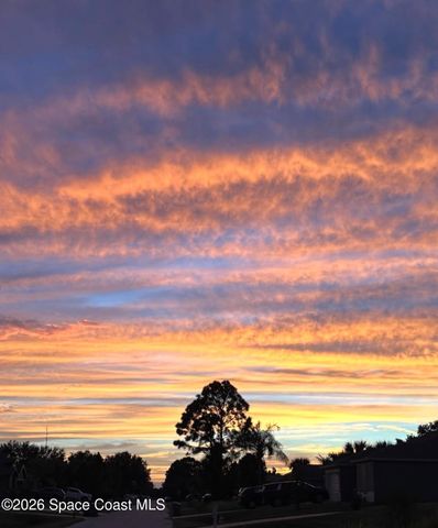 581 Ganley Street SW, Palm Bay, FL 32908