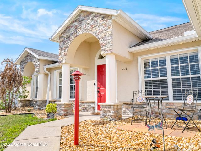 581 Ganley Street SW, Palm Bay, FL 32908