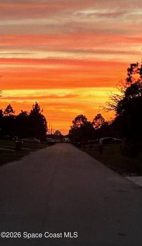 581 Ganley Street SW, Palm Bay, FL 32908