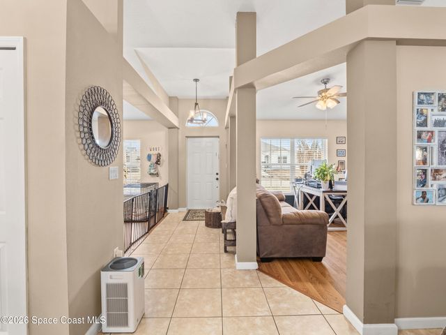 581 Ganley Street SW, Palm Bay, FL 32908