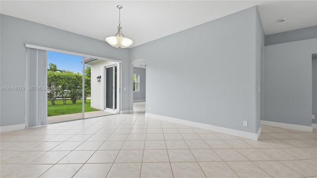 1101 NW 180th Avenue, Pembroke Pines, FL 33029