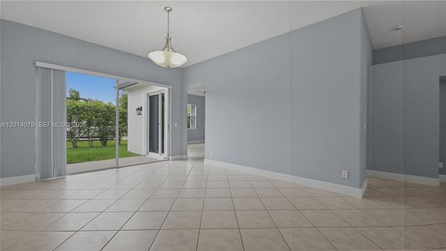 1101 NW 180th Avenue, Pembroke Pines, FL 33029