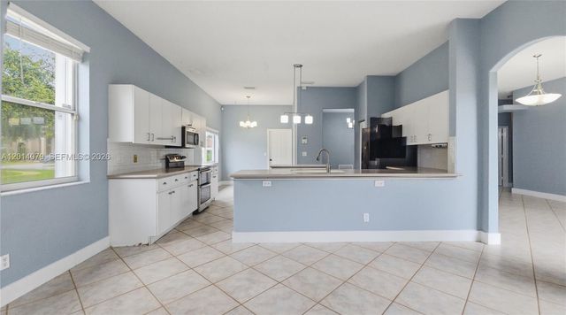 1101 NW 180th Avenue, Pembroke Pines, FL 33029