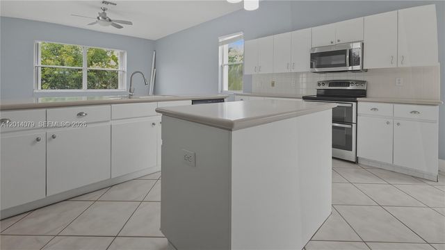 1101 NW 180th Avenue, Pembroke Pines, FL 33029