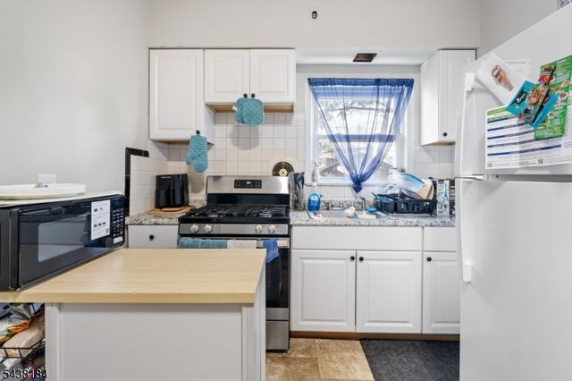 158 S 5th Ave, Manville Boro, NJ 08835