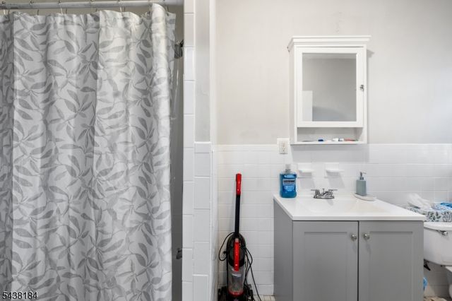 158 S 5th Ave, Manville Boro, NJ 08835