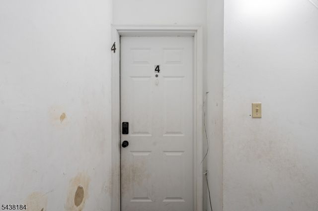 158 S 5th Ave, Manville Boro, NJ 08835