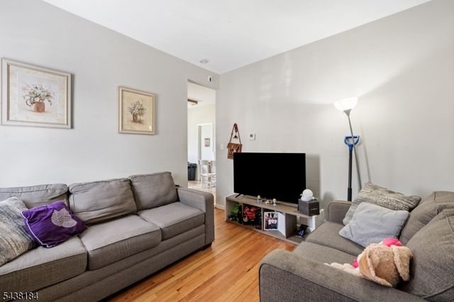 158 S 5th Ave, Manville Boro, NJ 08835