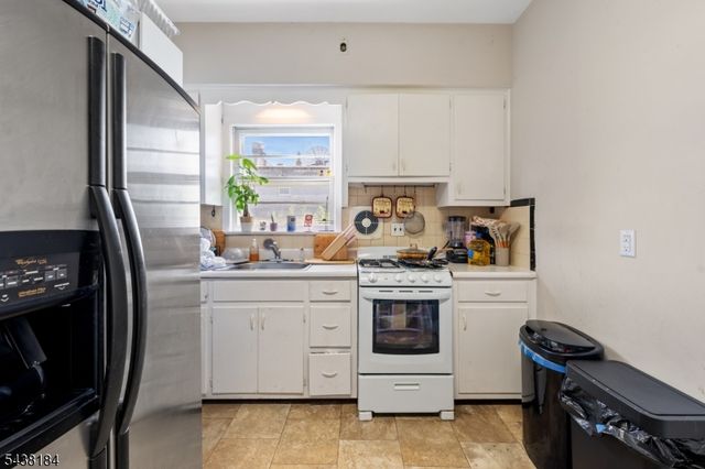 158 S 5th Ave, Manville Boro, NJ 08835