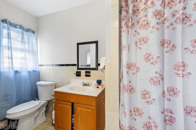 158 S 5th Ave, Manville Boro, NJ 08835