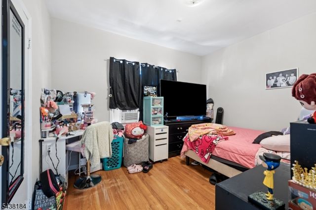 158 S 5th Ave, Manville Boro, NJ 08835