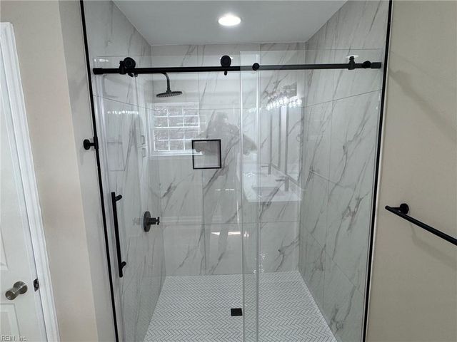 229 Judith CIR, Yorktown, VA 23693