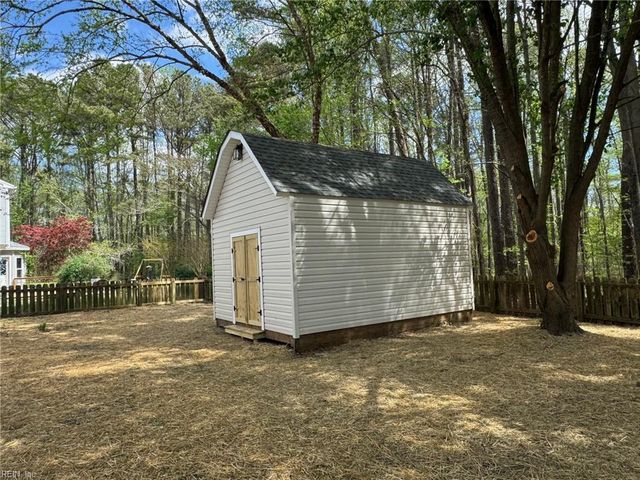 229 Judith CIR, Yorktown, VA 23693