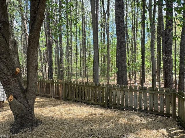 229 Judith CIR, Yorktown, VA 23693