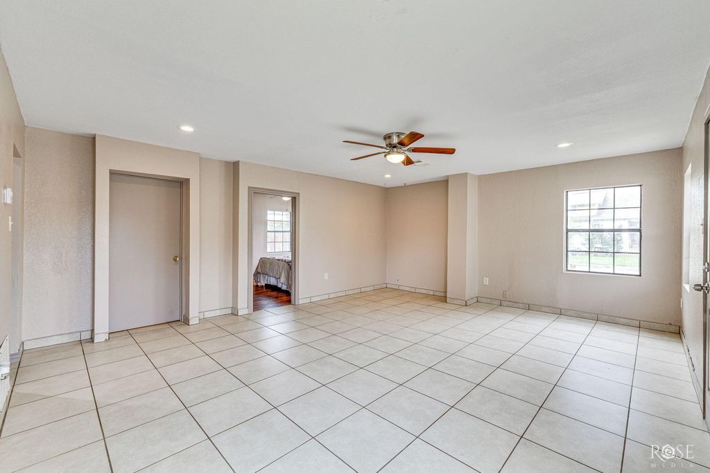 Image 10 of property listing at 1821 Colorado Avenue, San Angelo, TX 76901