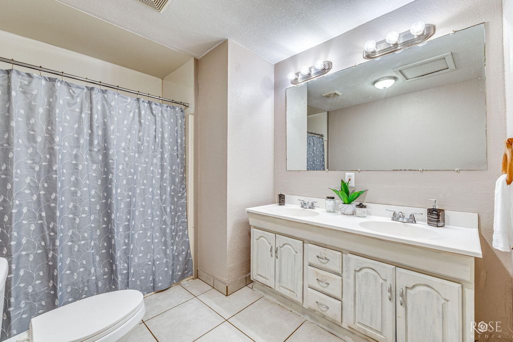 Image 20 of property listing at 1821 Colorado Avenue, San Angelo, TX 76901