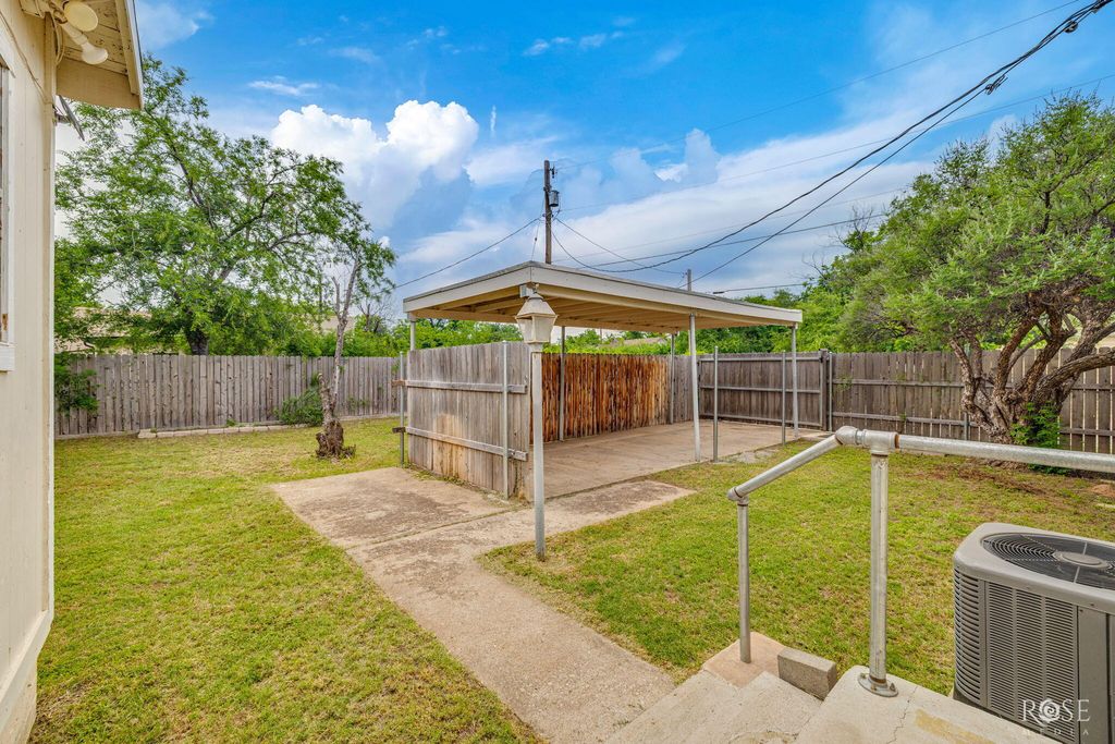 Image 23 of property listing at 1821 Colorado Avenue, San Angelo, TX 76901