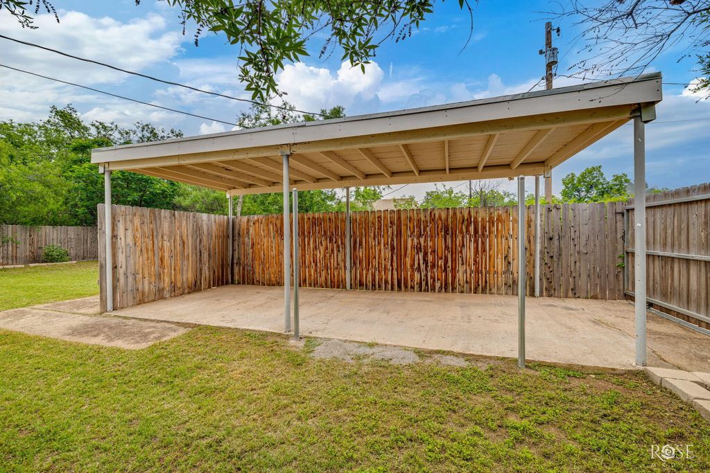 Image 25 of property listing at 1821 Colorado Avenue, San Angelo, TX 76901