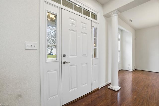 502 Dunning LN, Chesapeake, VA 23322