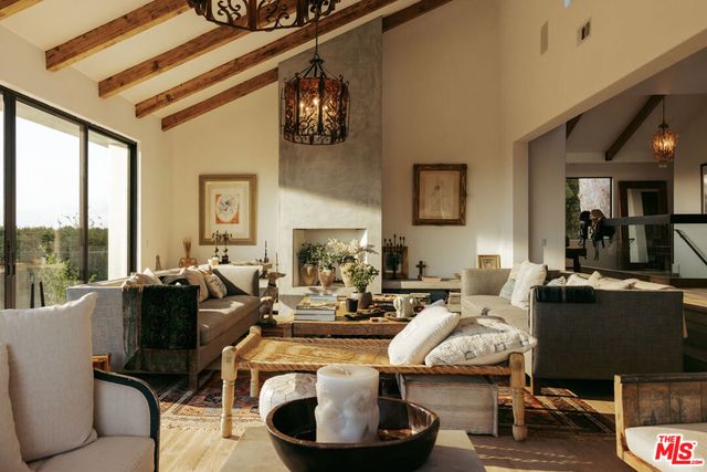 27860 Winding Way, Malibu, CA 90265