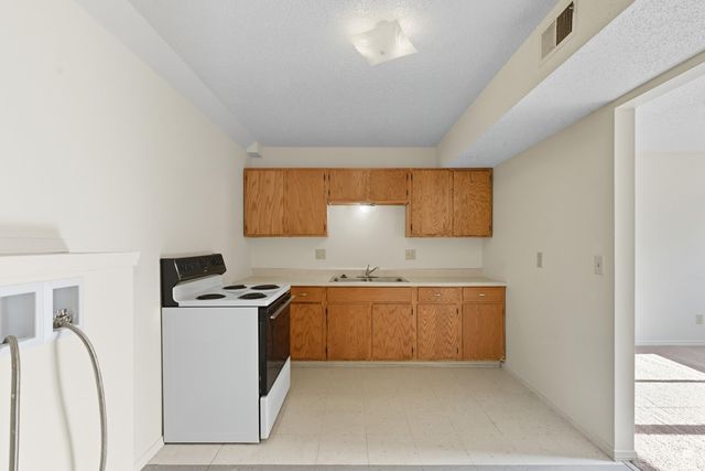 612 S. Walnut St., Ogden, KS 66517