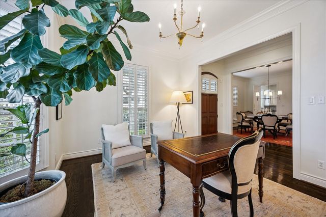 240 S Post Oak Lane, Houston, TX 77056