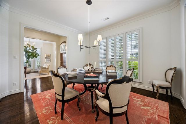 240 S Post Oak Lane, Houston, TX 77056