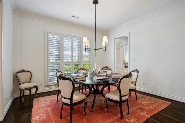 240 S Post Oak Lane, Houston, TX 77056