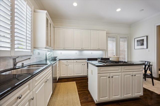 240 S Post Oak Lane, Houston, TX 77056