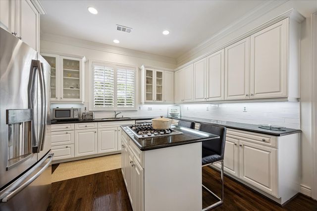 240 S Post Oak Lane, Houston, TX 77056