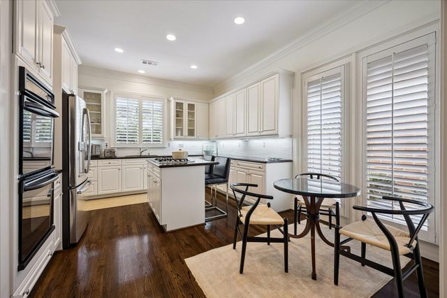 240 S Post Oak Lane, Houston, TX 77056