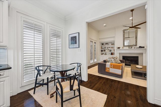 240 S Post Oak Lane, Houston, TX 77056