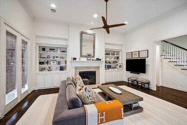 240 S Post Oak Lane, Houston, TX 77056
