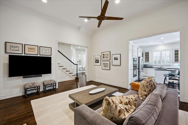240 S Post Oak Lane, Houston, TX 77056