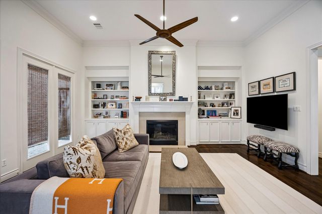 240 S Post Oak Lane, Houston, TX 77056
