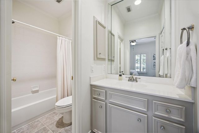 240 S Post Oak Lane, Houston, TX 77056