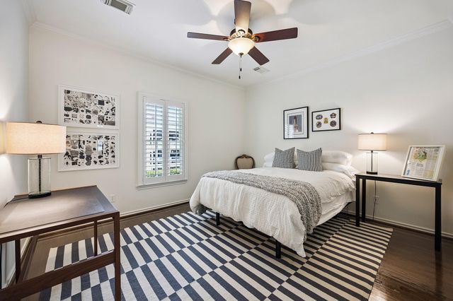 240 S Post Oak Lane, Houston, TX 77056