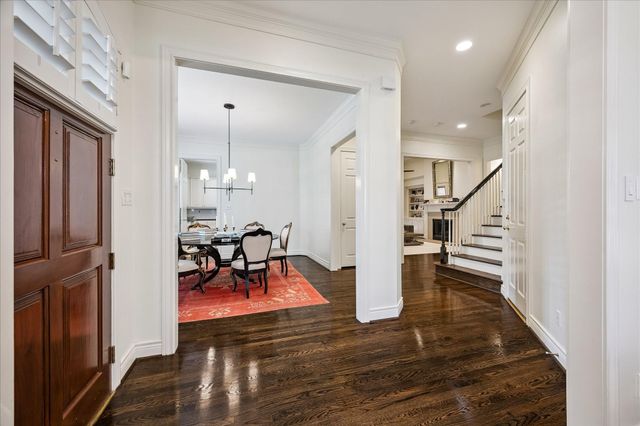 240 S Post Oak Lane, Houston, TX 77056