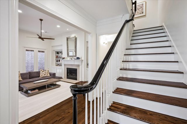 240 S Post Oak Lane, Houston, TX 77056
