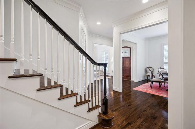 240 S Post Oak Lane, Houston, TX 77056