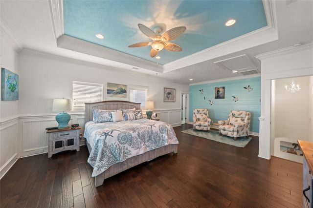 1977 Avenue I, Crystal Beach, TX 77650