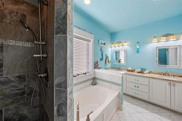 1977 Avenue I, Crystal Beach, TX 77650