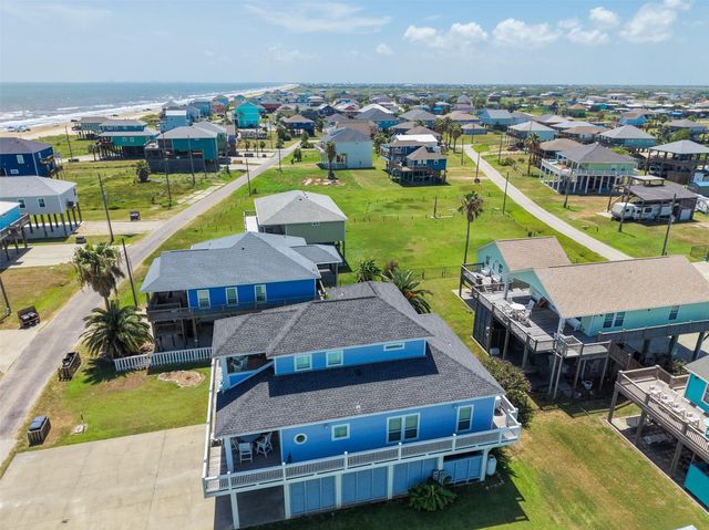 1977 Avenue I, Crystal Beach, TX 77650