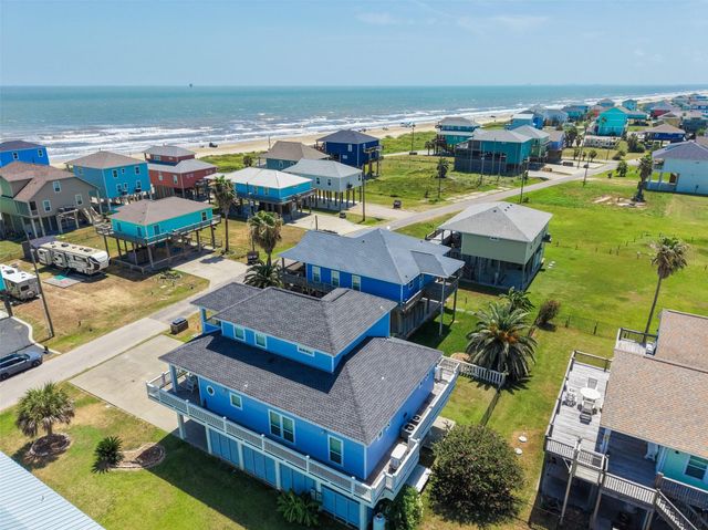 1977 Avenue I, Crystal Beach, TX 77650