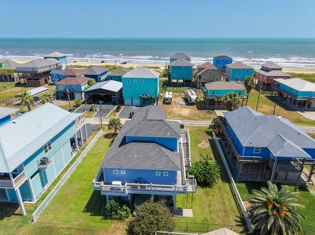 1977 Avenue I, Crystal Beach, TX 77650