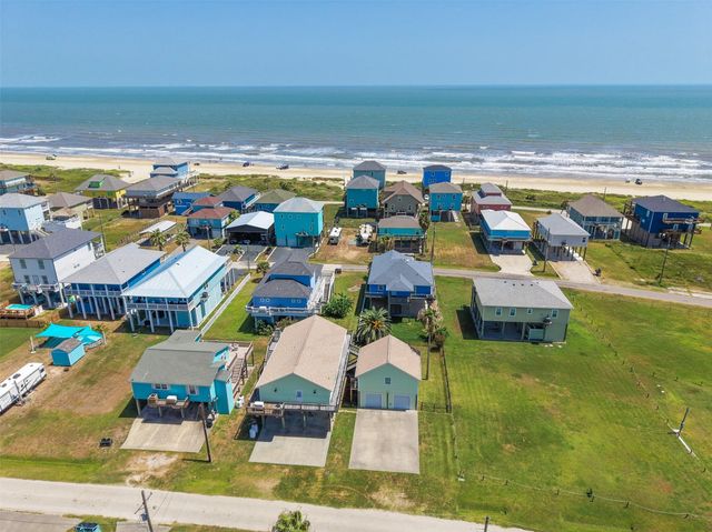 1977 Avenue I, Crystal Beach, TX 77650
