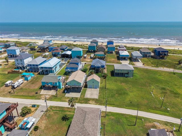1977 Avenue I, Crystal Beach, TX 77650