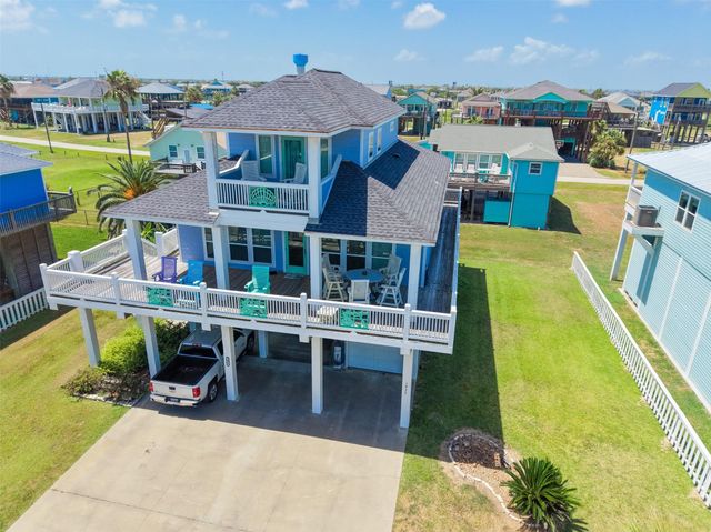 1977 Avenue I, Crystal Beach, TX 77650