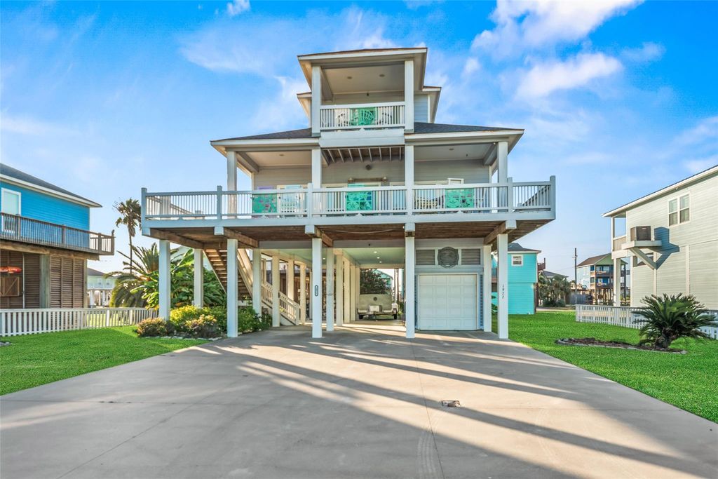 1977 Avenue I, Crystal Beach, TX 77650