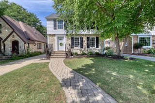 2367 N 89th STREET, Wauwatosa, WI 53226
